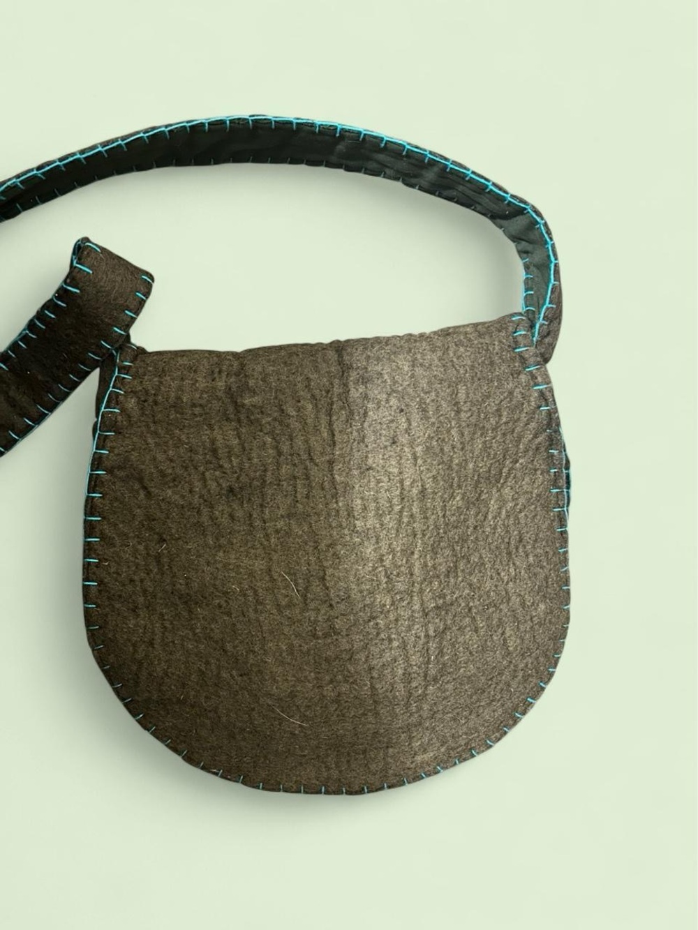 Rising Tide wool felted bag - Picture 4 of 6